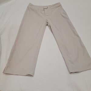 Patagonia Pataloha cropped light khaki's.